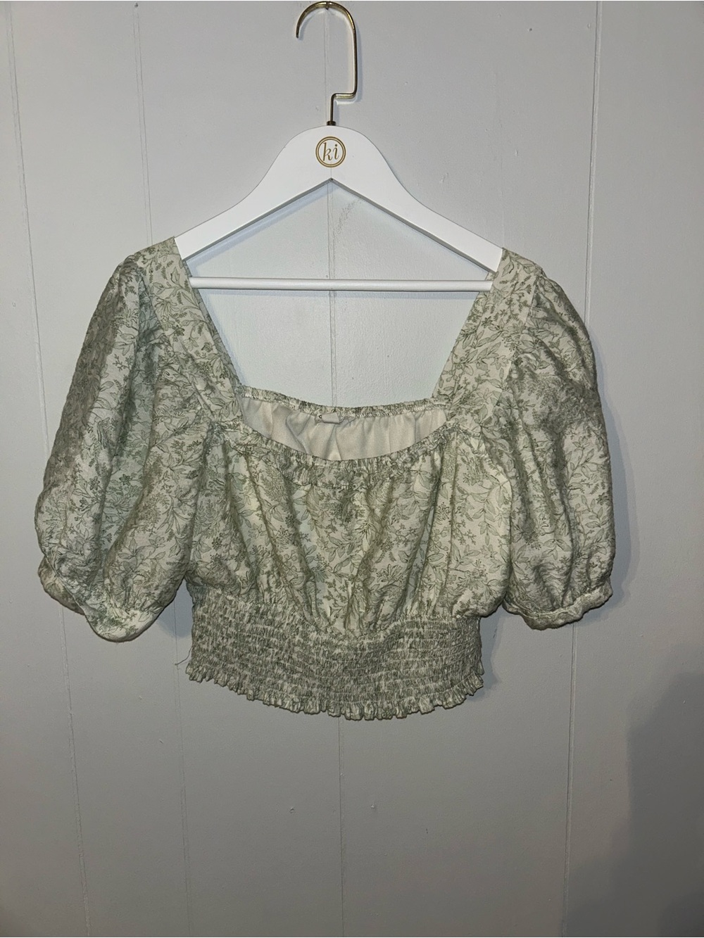 Blu Pepper Sage Green Floral Puff-Sleeve Smocked Crop Top